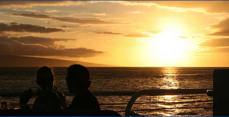 Romantic Maui Sunset Dinner Cruises for Valentine’s Day